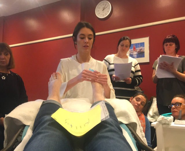 three_shires_reflexology_tutor_demonstration-640x520
